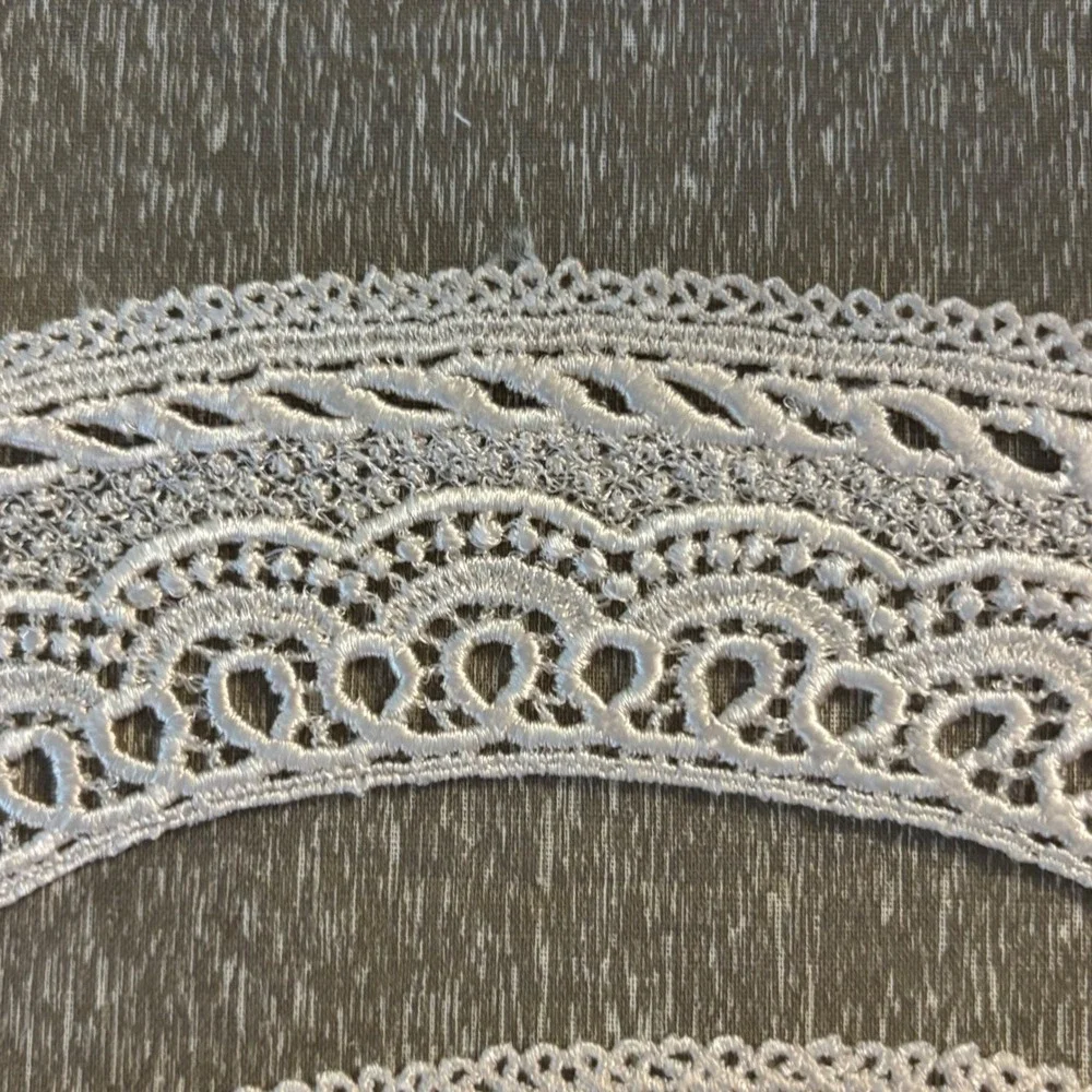 Vintage White Guipure Lace Collar Applique Trim Pair